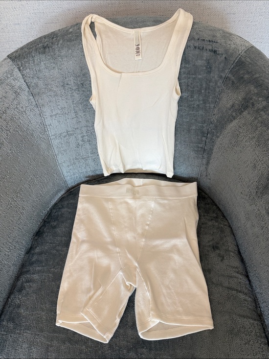 SKIMS Other - SKIMS Ribbed Cream Lounge Tank & Biker Set NWOT
